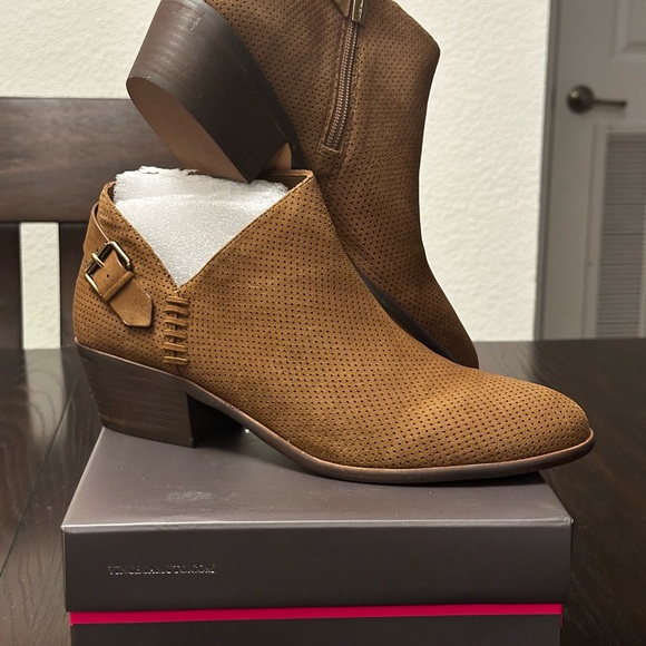 Vince Camuto Booties - Picture 4 of 6